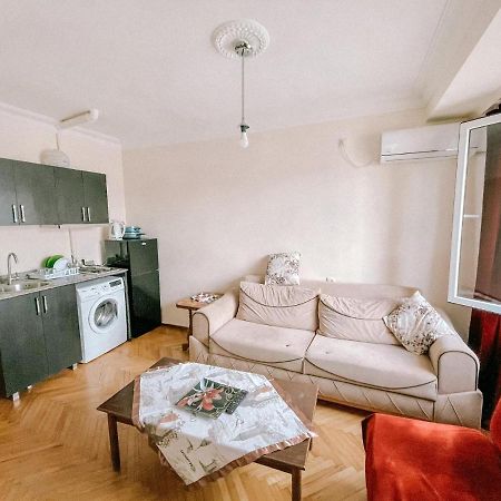 Naira Apartment Μπατούμι Εξωτερικό φωτογραφία
