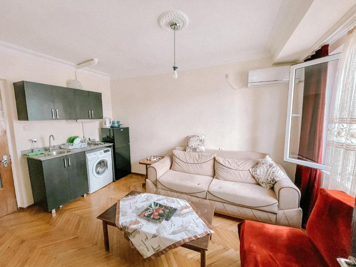 Naira Apartment Μπατούμι Εξωτερικό φωτογραφία