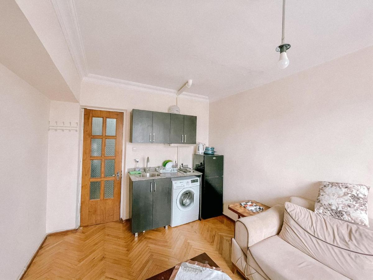 Naira Apartment Μπατούμι Εξωτερικό φωτογραφία