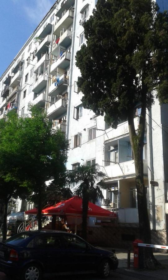 Naira Apartment Μπατούμι Εξωτερικό φωτογραφία