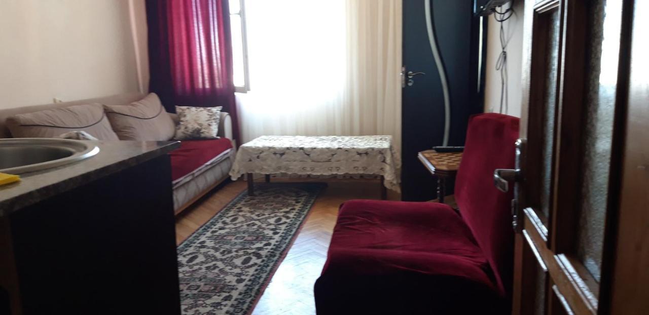 Naira Apartment Μπατούμι Εξωτερικό φωτογραφία